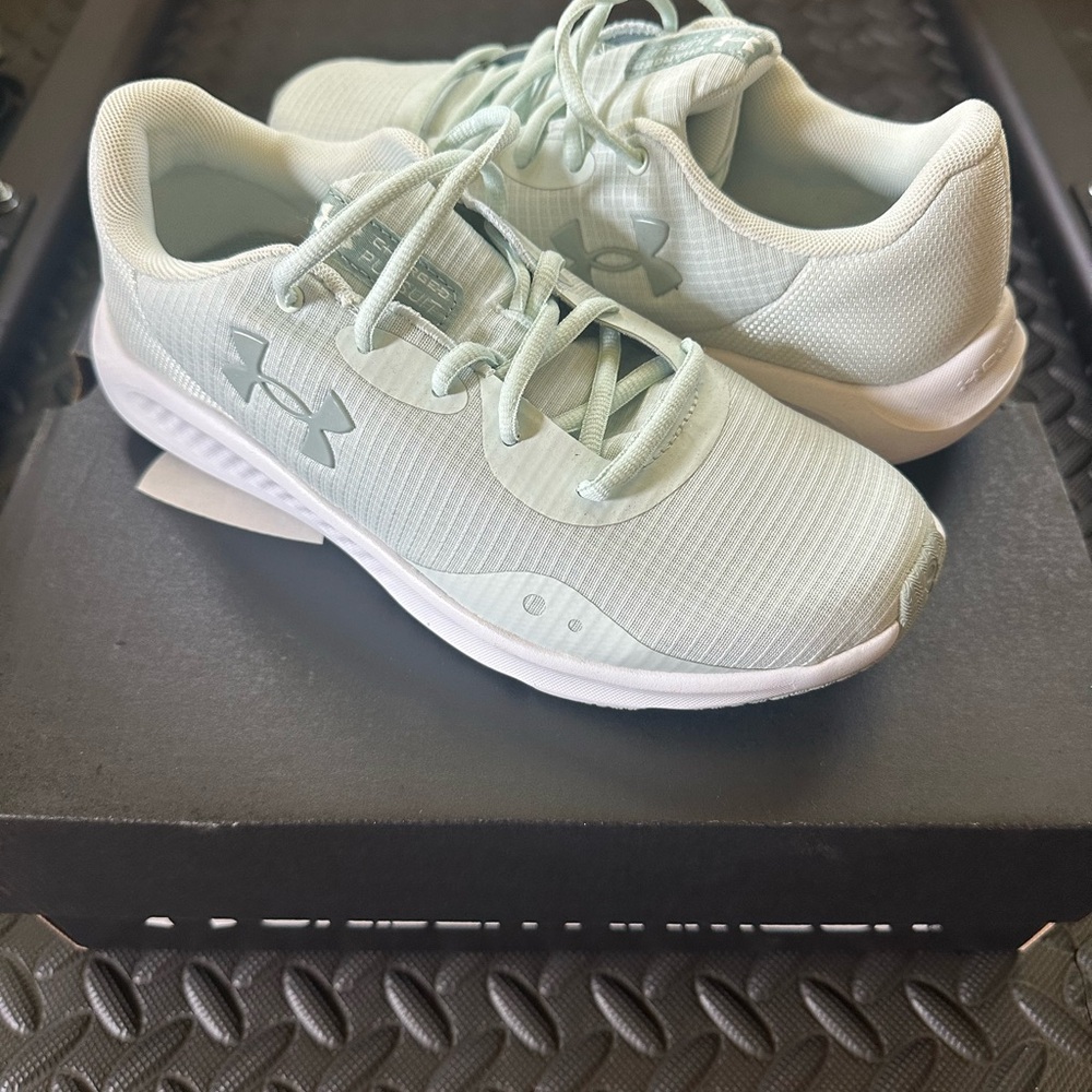 Under Armour Women's Mint Athletic Shoes